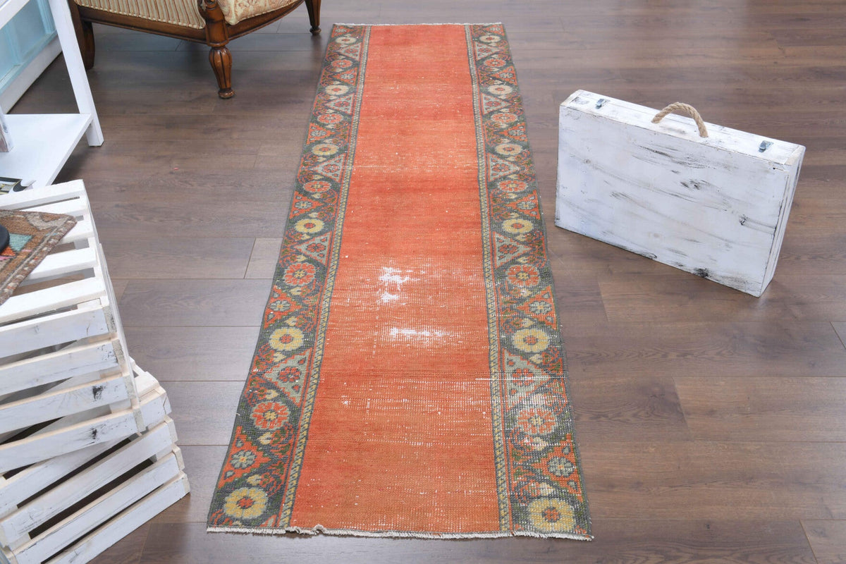 73x259 cm kırmızı, turuncu ve kahverengi bordürlü el dokuma vintage yolluk – üstten tam görünüm