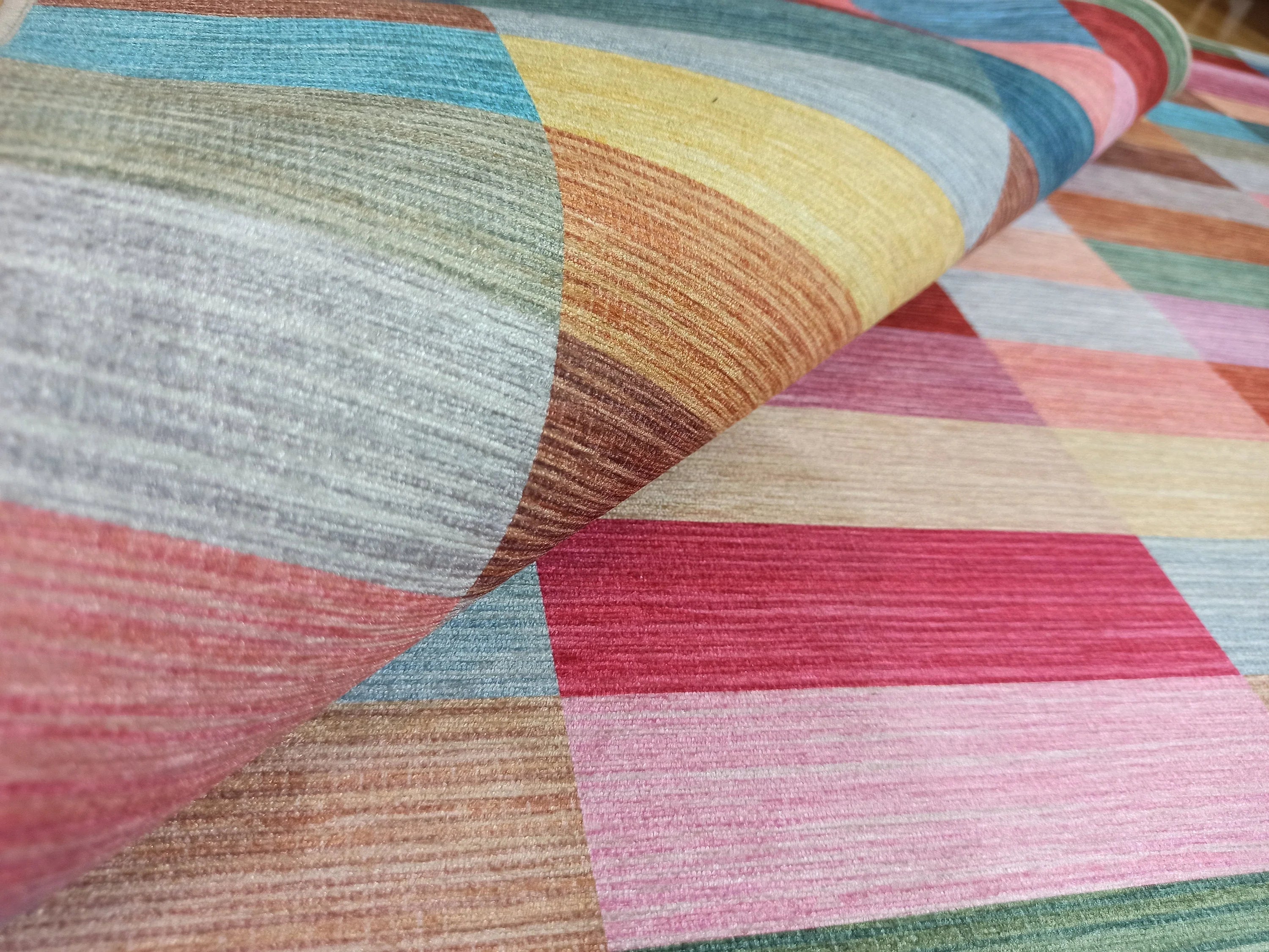 Grauer Vintage-Teppich mit geometrischem Muster