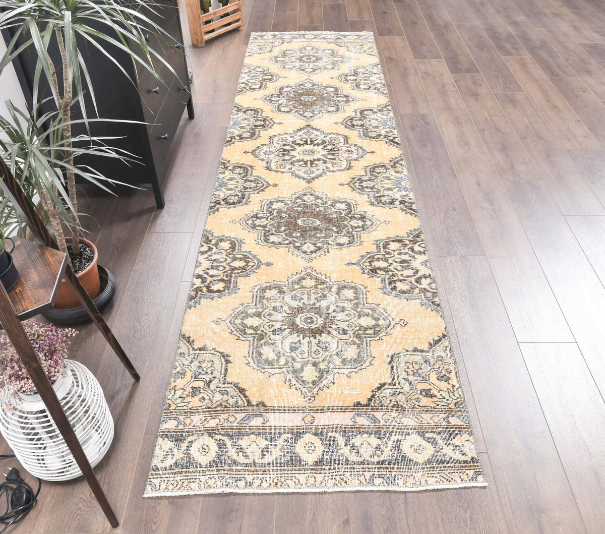 El yapımı vintage yolluk 89x345 cm çiçek desenli desenli yün - yakın çekim doku detayı