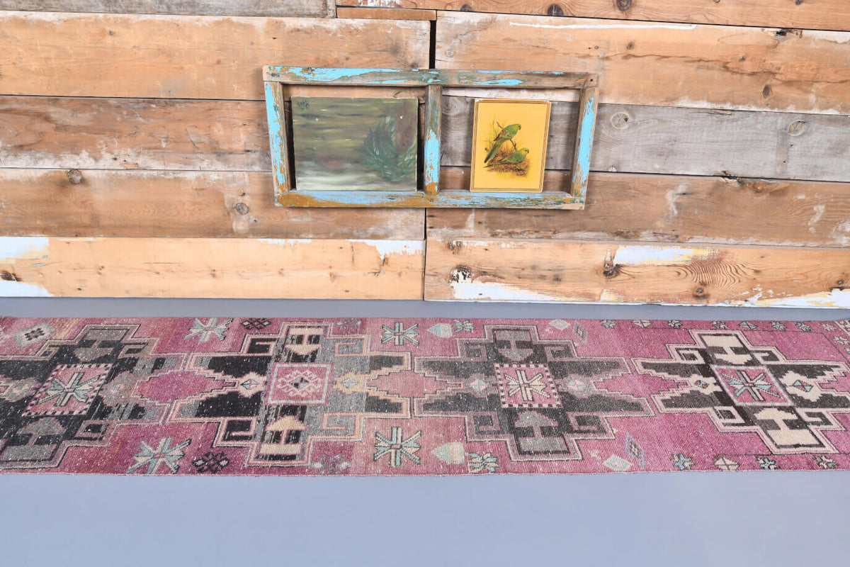 1970'lerden Anadolu kökenli tribal desenli el dokuma vintage yolluk, 75x342 cm