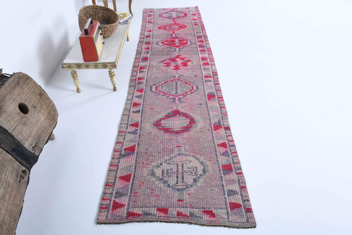 79x328 cm pembe ve beyaz ikat desenli el dokuma vintage yolluk – üstten tam görünüm