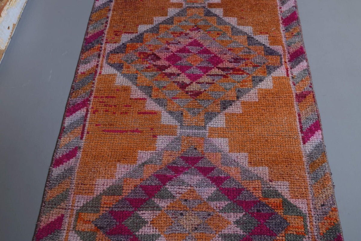 Vintage yolluk 87x325 cm – kırmızı, turuncu ve pembe ikat desenli, el dokuma