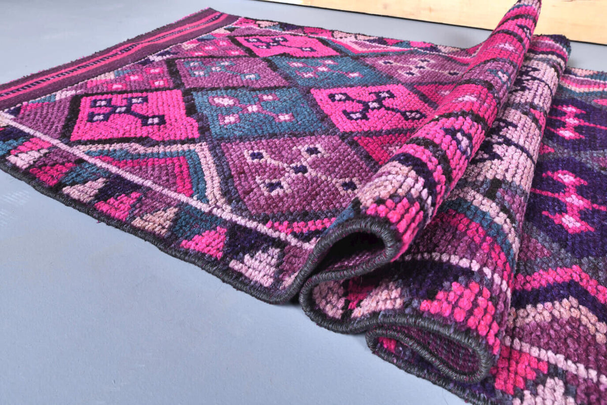 Vintage yolluk 81x390 cm – pembe ve mor ikat desenli, el dokuma