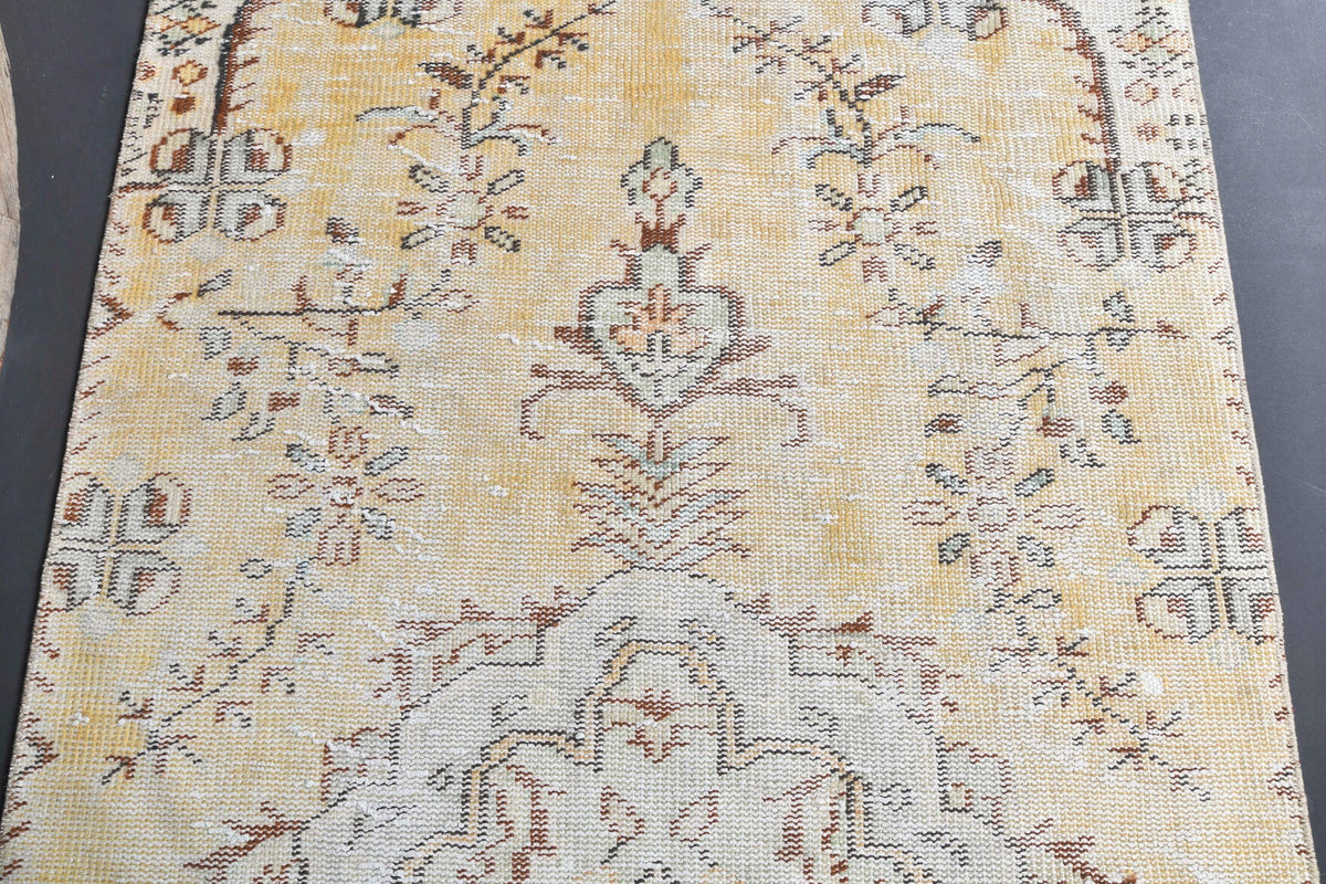 Vintage halı 95x150 cm – bej ve gri çiçek desenli, el dokuma