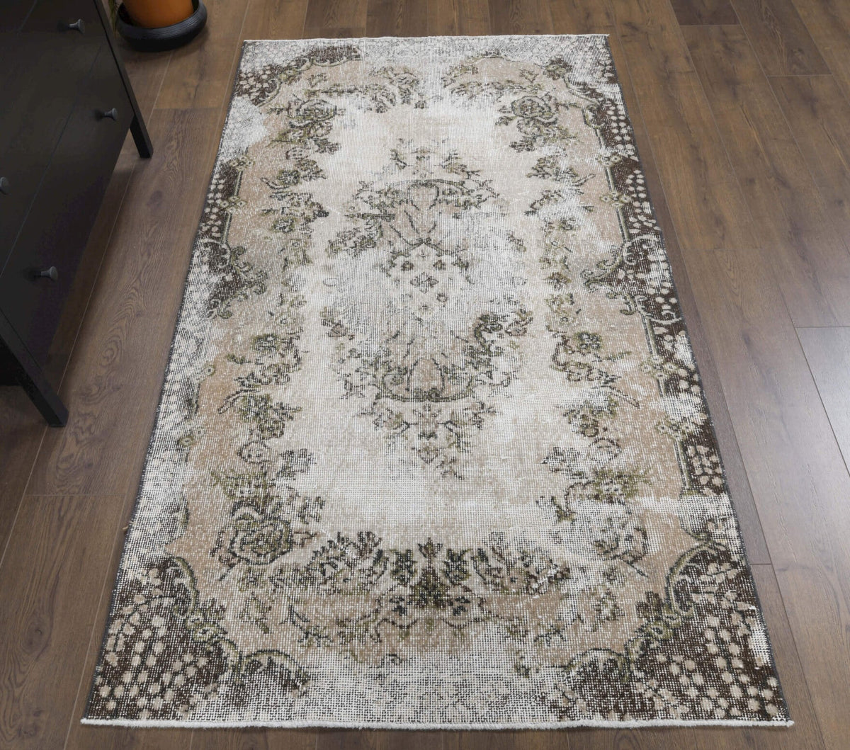 El yapımı vintage halı 91x183 cm oryantal desenli yün - yakın çekim doku detayı