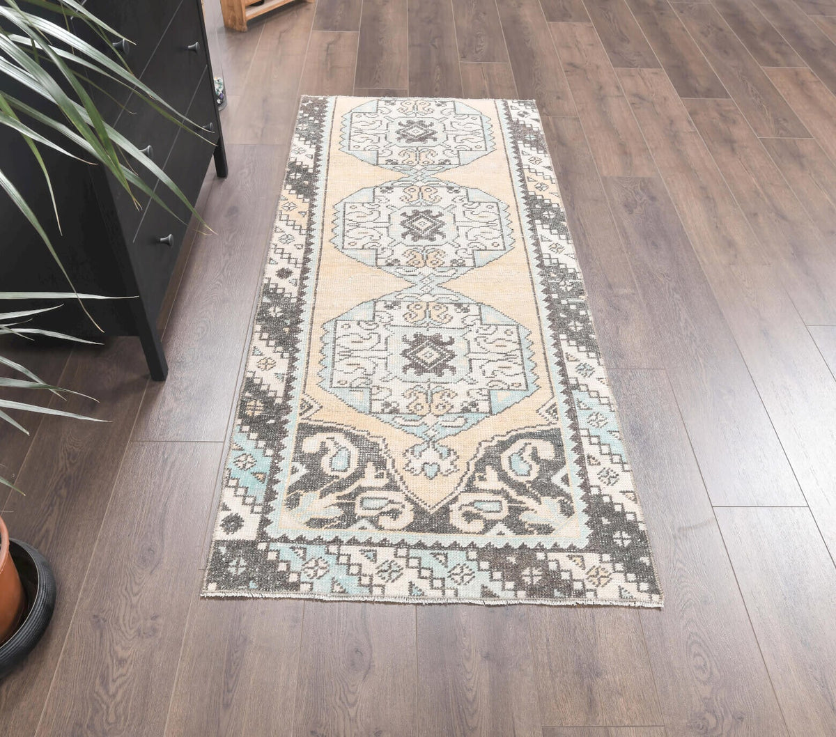El yapımı vintage yolluk 61x183 cm geometrik desenli yün - yakın çekim doku detayı
