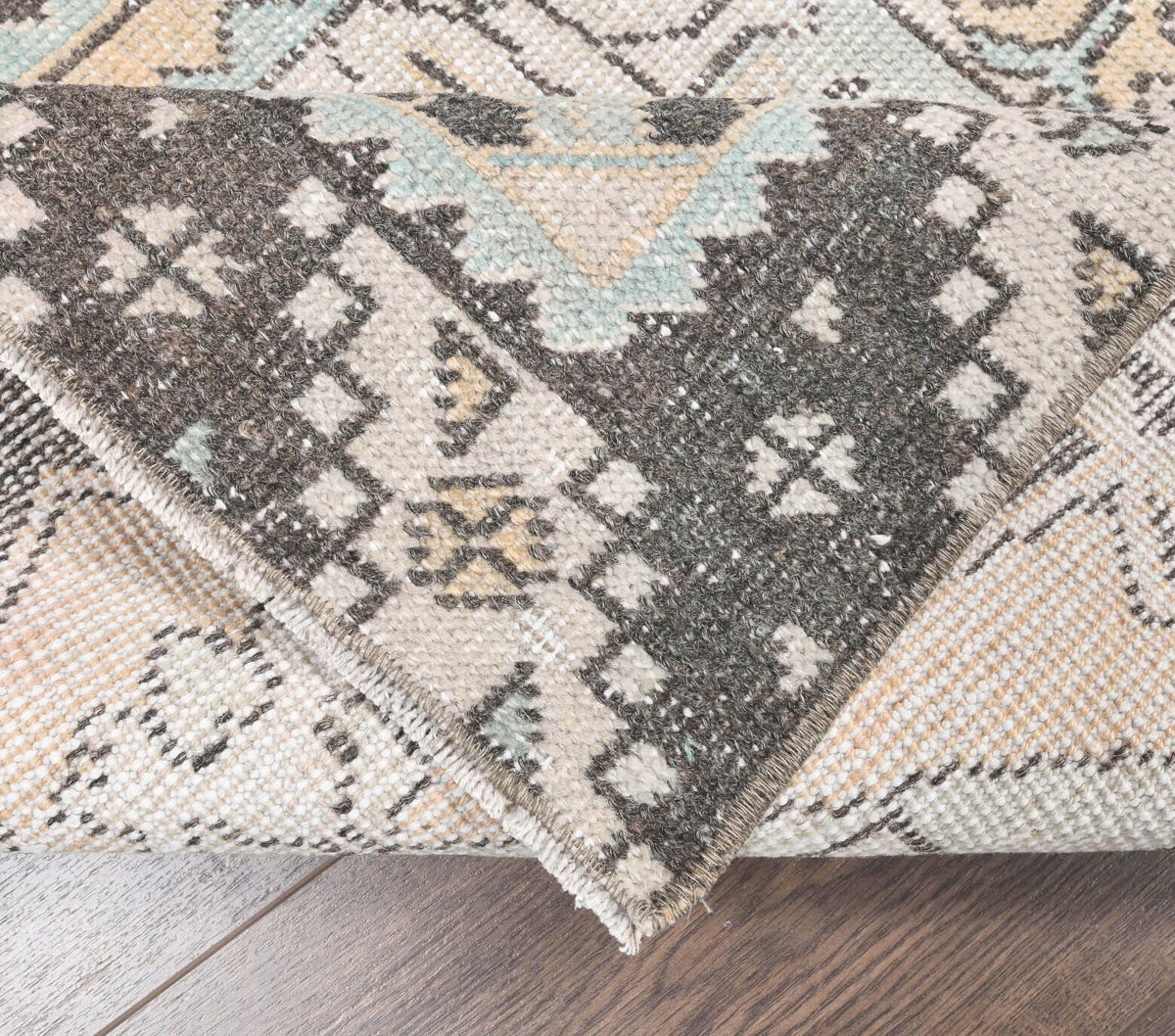 El yapımı vintage yolluk 61x183 cm geometrik desenli yün - desen detayı