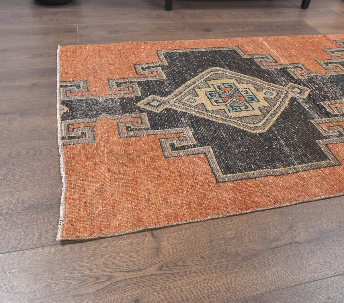 El yapımı vintage yolluk 91x198 cm geometrik desenli yün - yakın çekim doku detayı