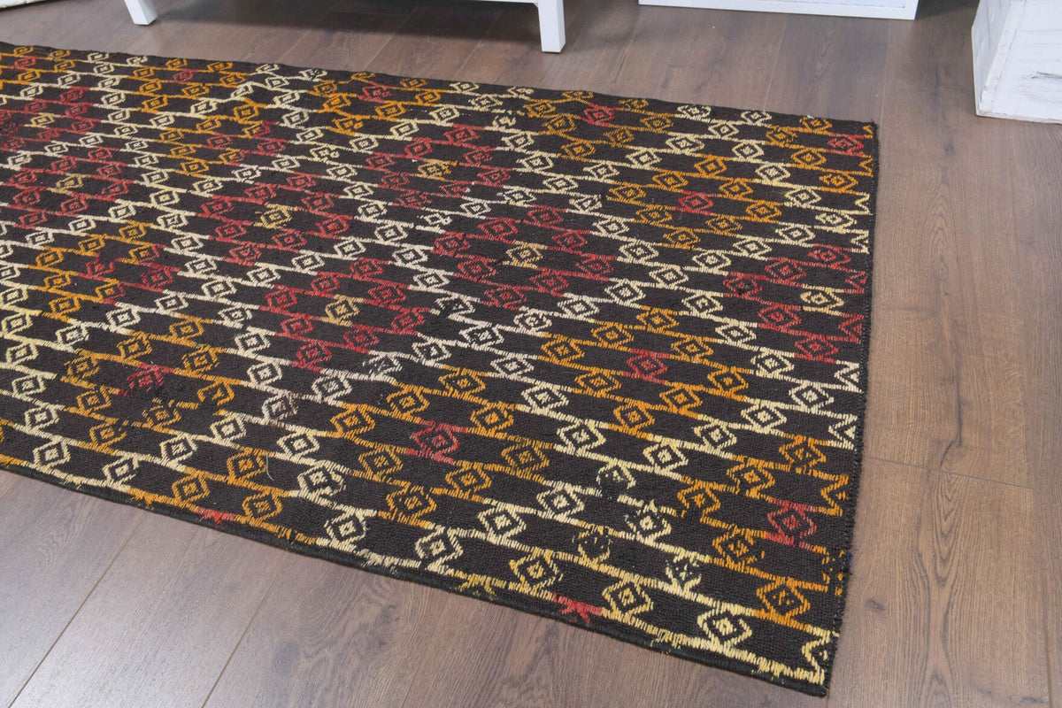 Anadolu kökenli el dokuma kilim – 1960'lar üretimi, ikat desenli