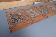 1970'lerden Anadolu kökenli çiçek desenli el dokuma vintage yolluk, 87x274 cm