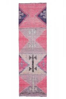 84x284 cm pembe ve kırmızı geometrik desenli el dokuma vintage yolluk – üstten tam görünüm