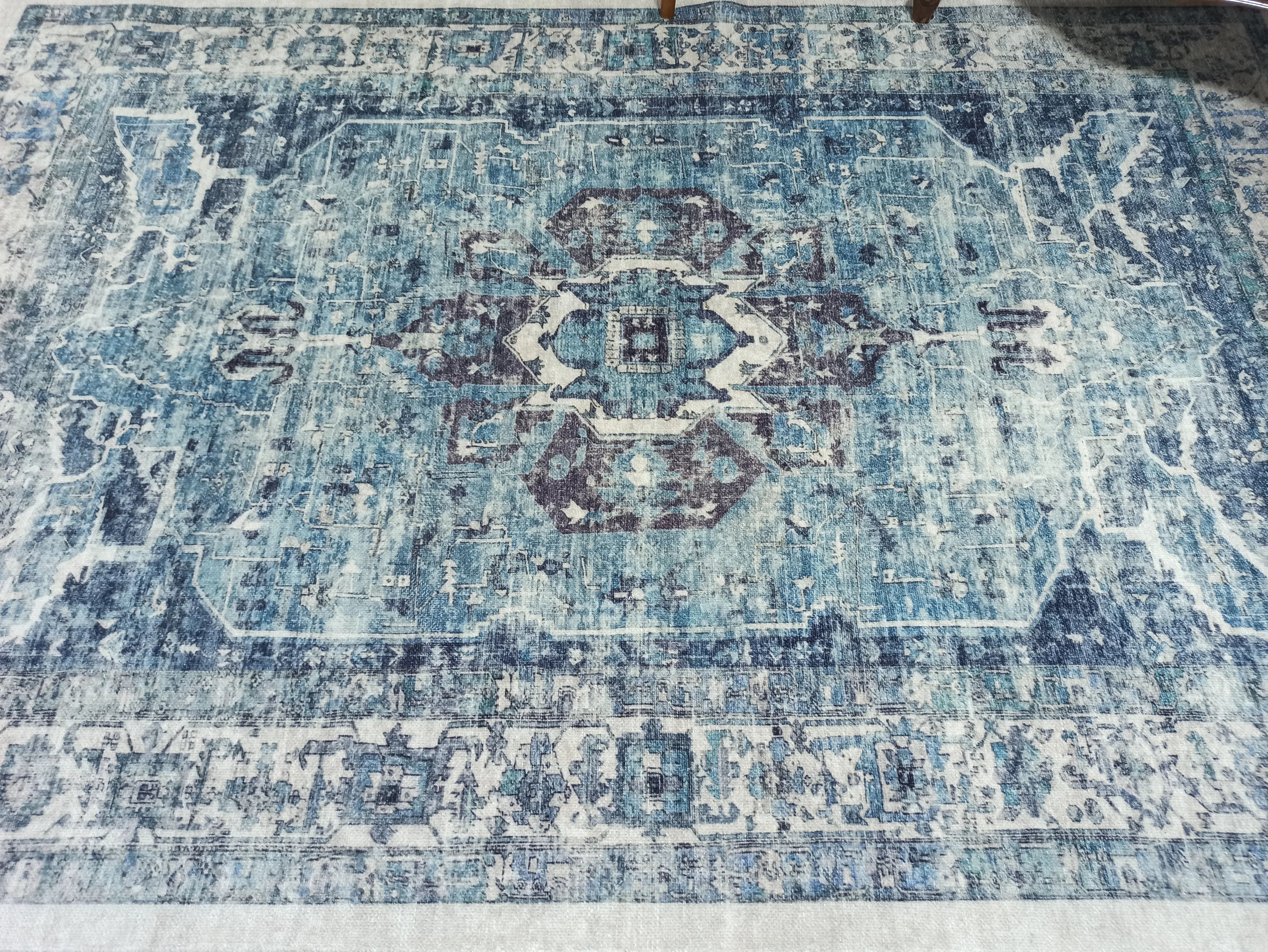 Gray Geometric Patterned Vintage Carpet - CLEARANCE - 4305MOU