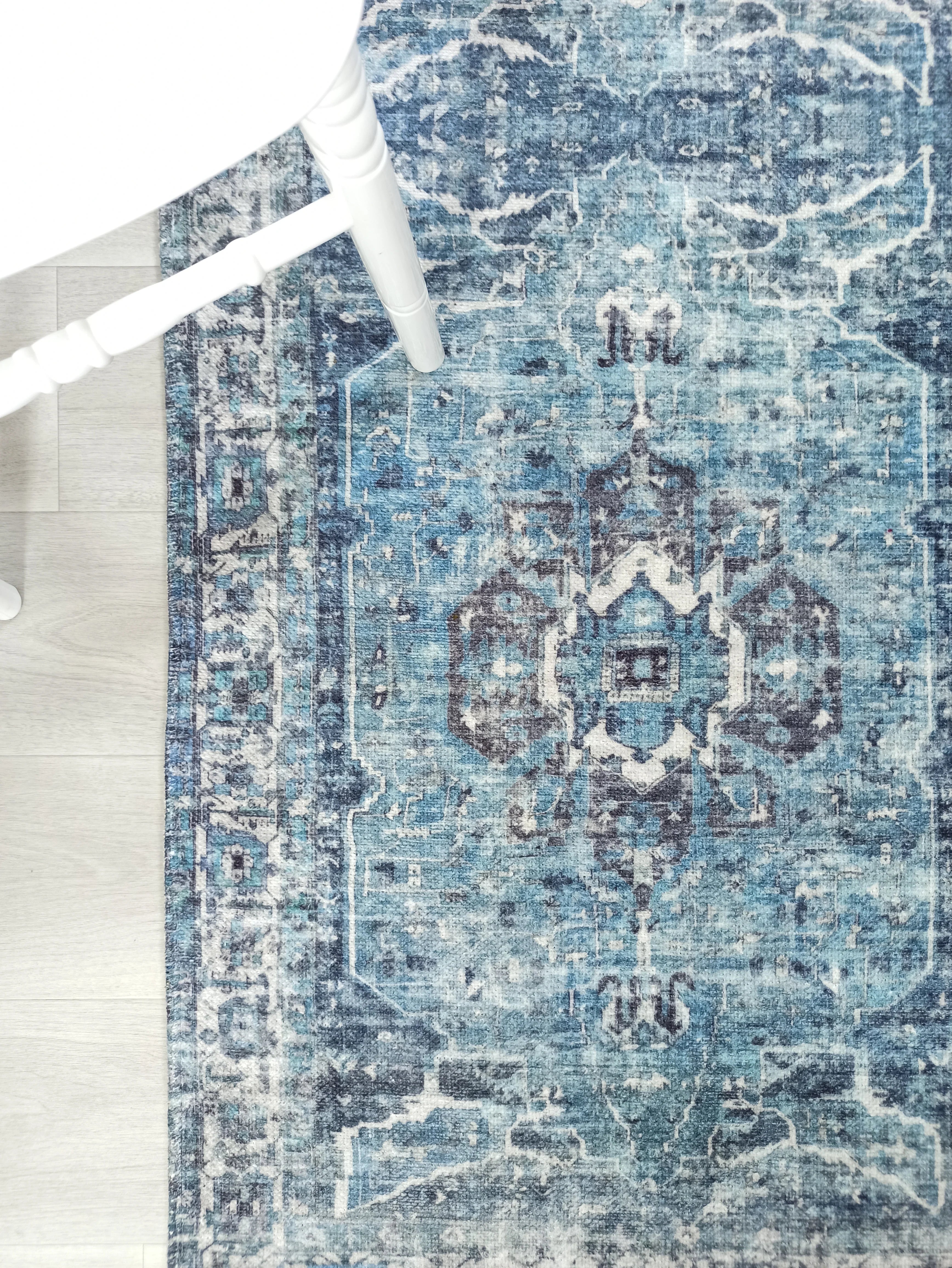 Gray Geometric Patterned Vintage Carpet - CLEARANCE - 4305MOU