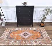 El yapımı vintage halı 124x201 cm bordürlü desenli yün - detay görünümü