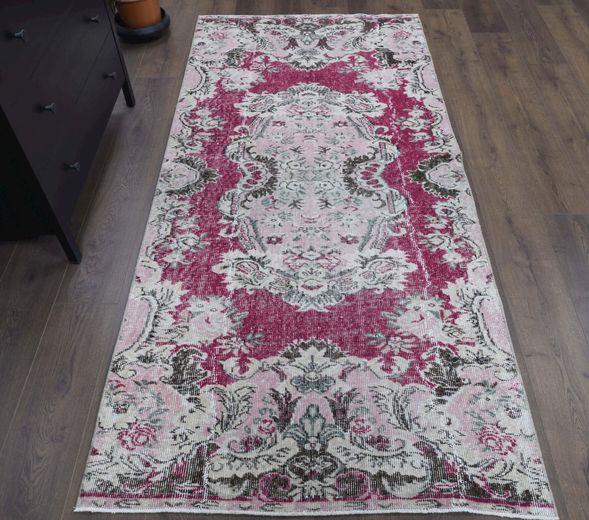 El yapımı vintage halı 91x213 cm çiçek desenli desenli yün - yakın çekim doku detayı