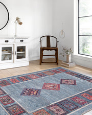 Blassrosa, cremebeige, geometrisch gemusterter Kelim-Teppich