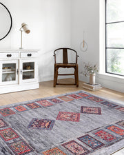 Blassrosa, cremebeige, geometrisch gemusterter Kelim-Teppich