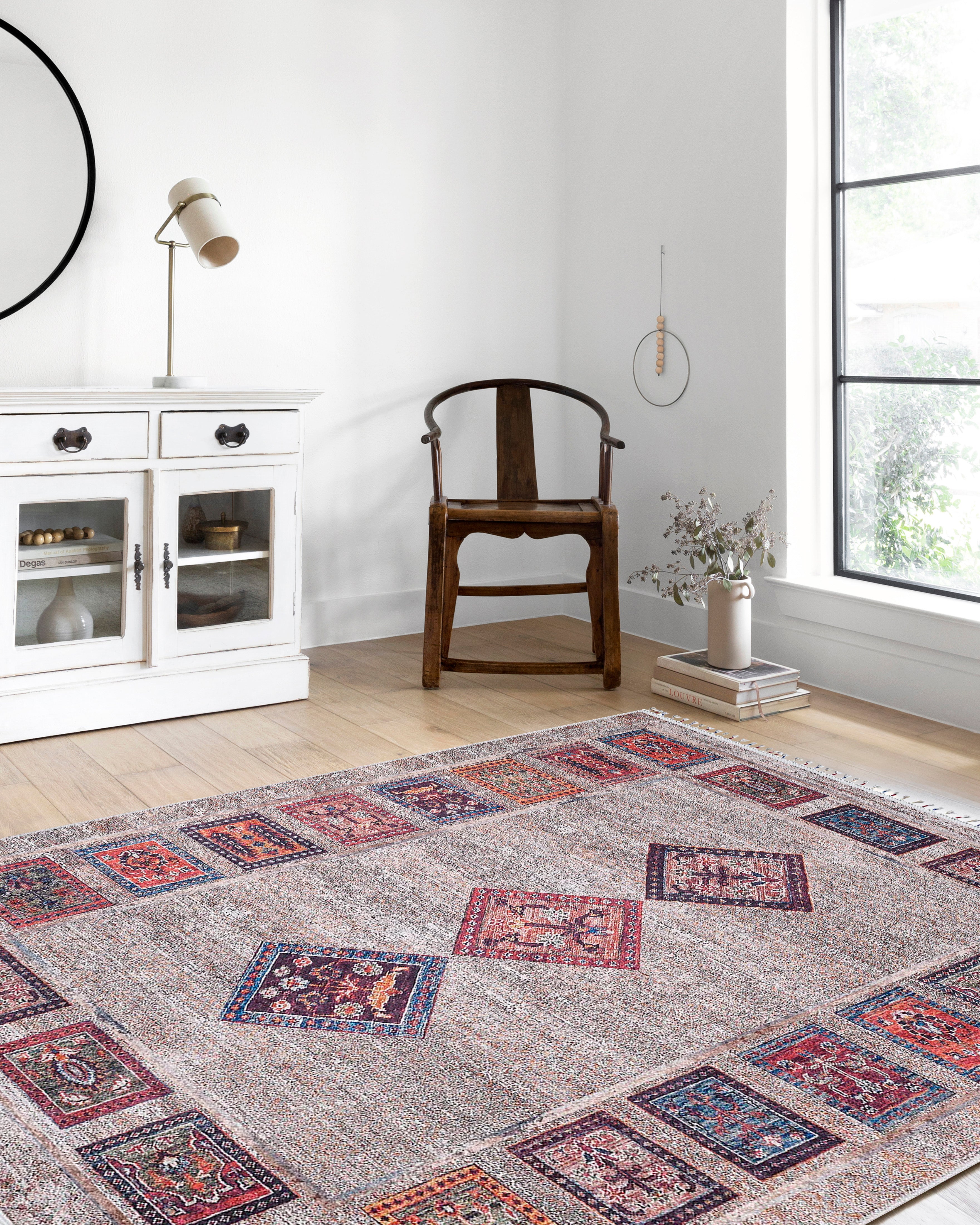 Blassrosa, cremebeige, geometrisch gemusterter Kelim-Teppich