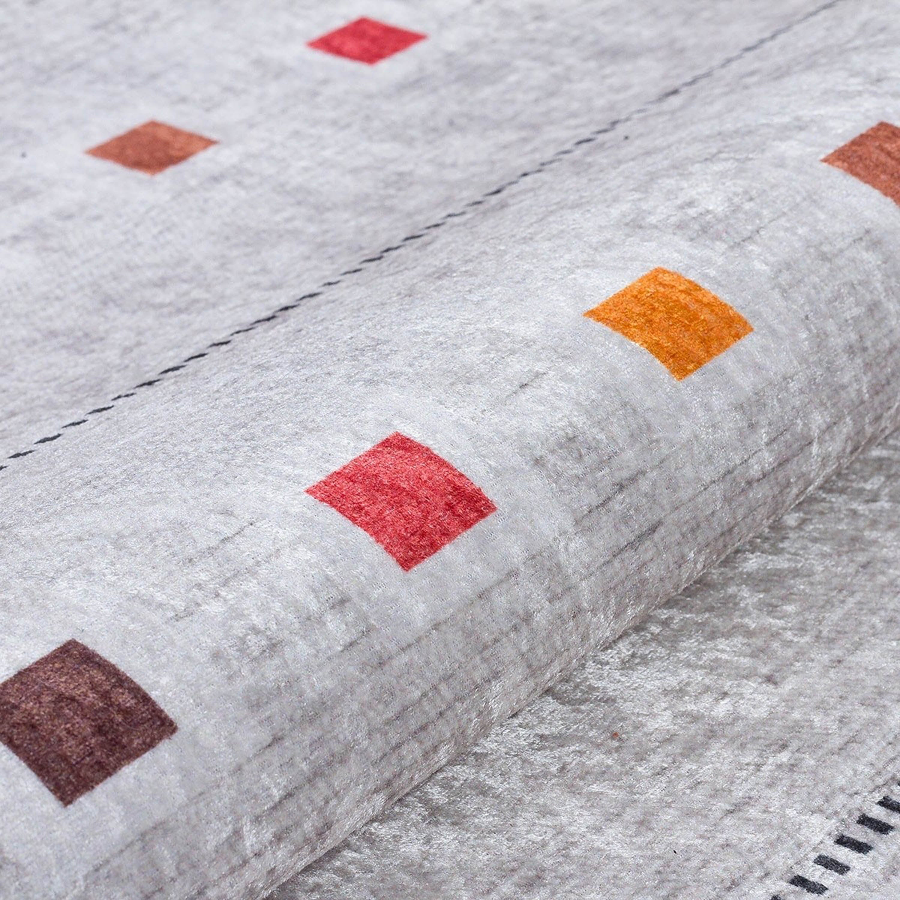 Açık Gri Renkli Kare Desenli Modern Kilim Halı