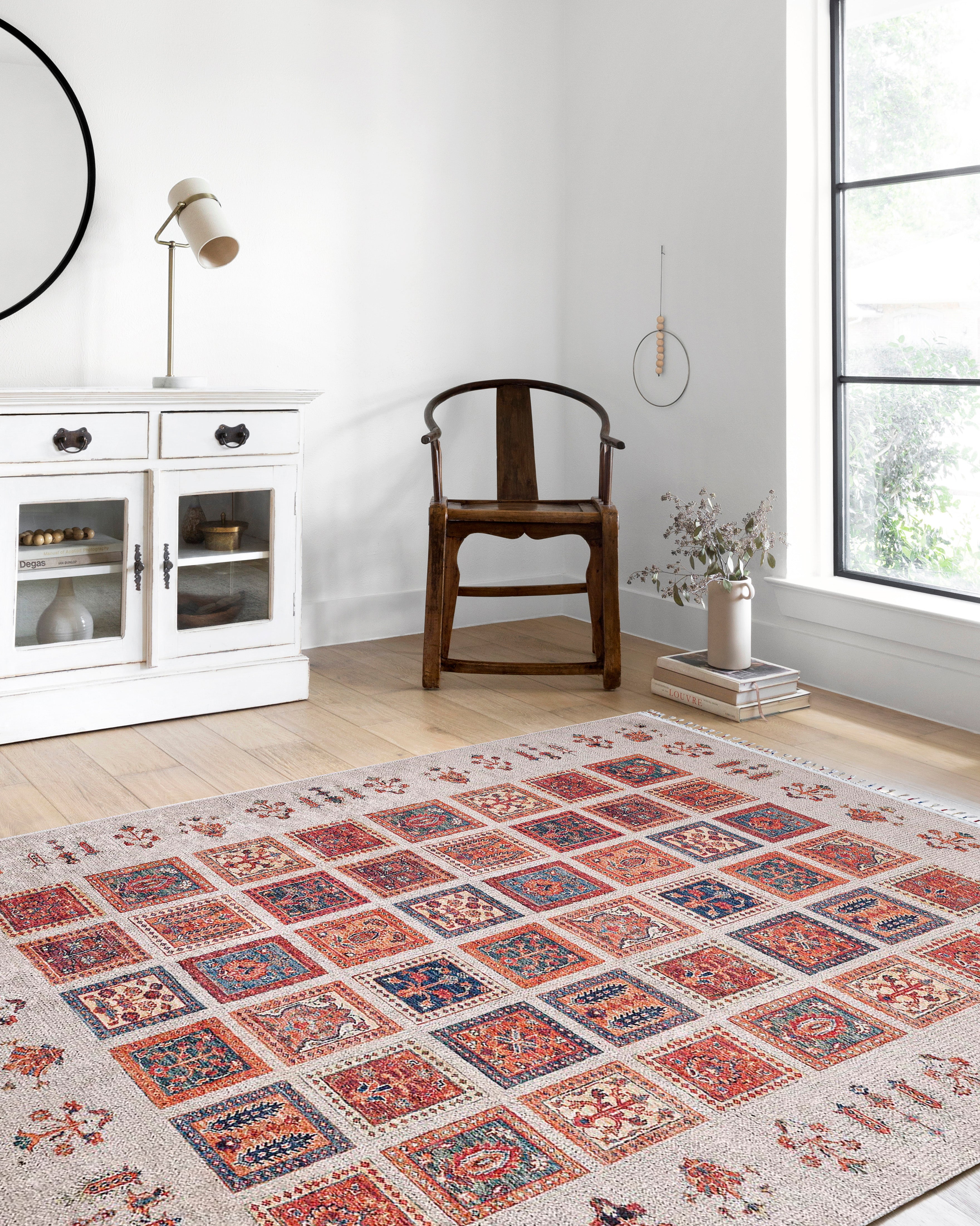 Blassrosa, cremebeige, geometrisch gemusterter Kelim-Teppich