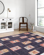 Örgü Saçaklı Koyu Füme Eskitme Kare Desenli Halı