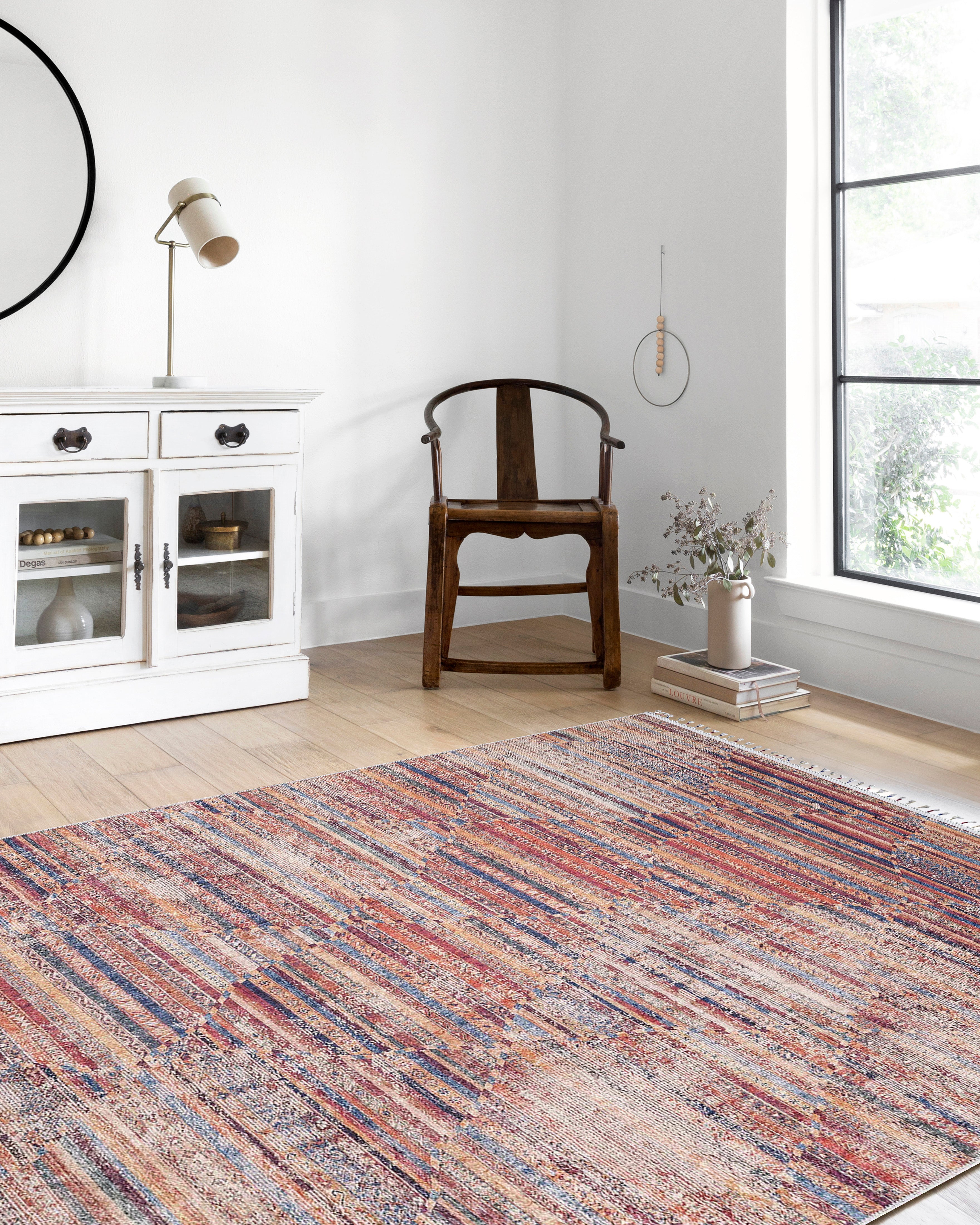 Blassrosa, cremebeige, geometrisch gemusterter Kelim-Teppich