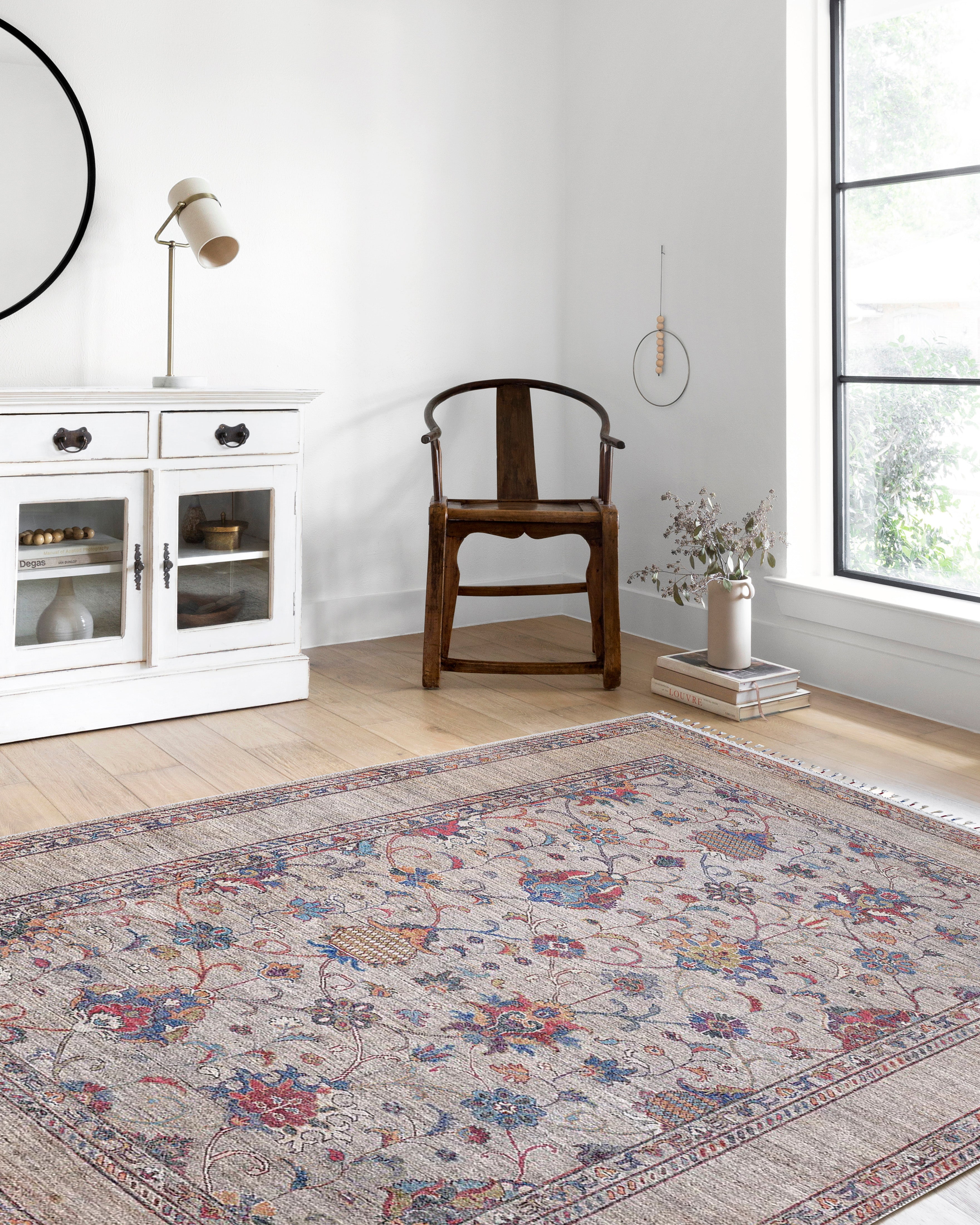 Blassrosa, cremebeige, geometrisch gemusterter Kelim-Teppich