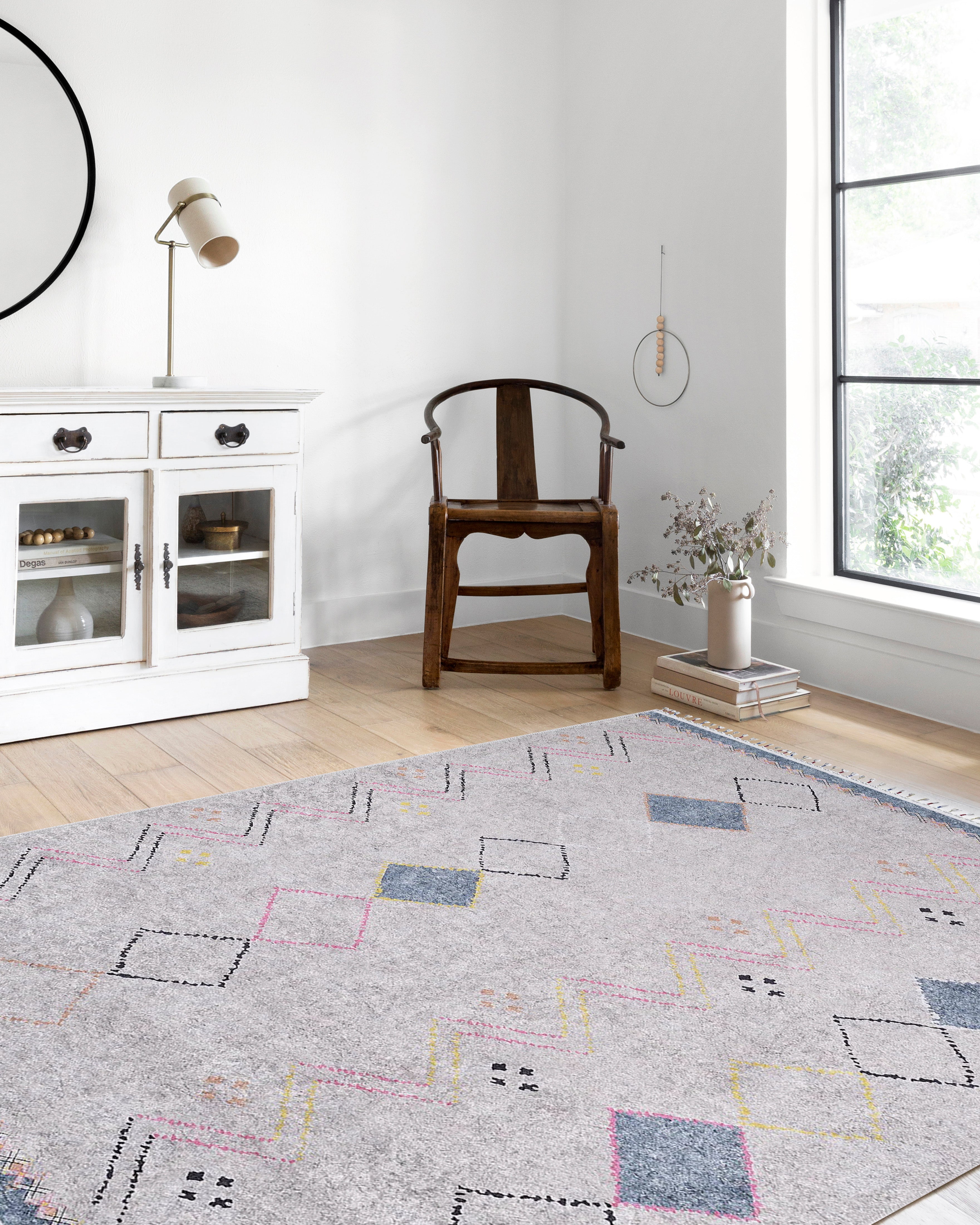 Blassrosa, cremebeige, geometrisch gemusterter Kelim-Teppich