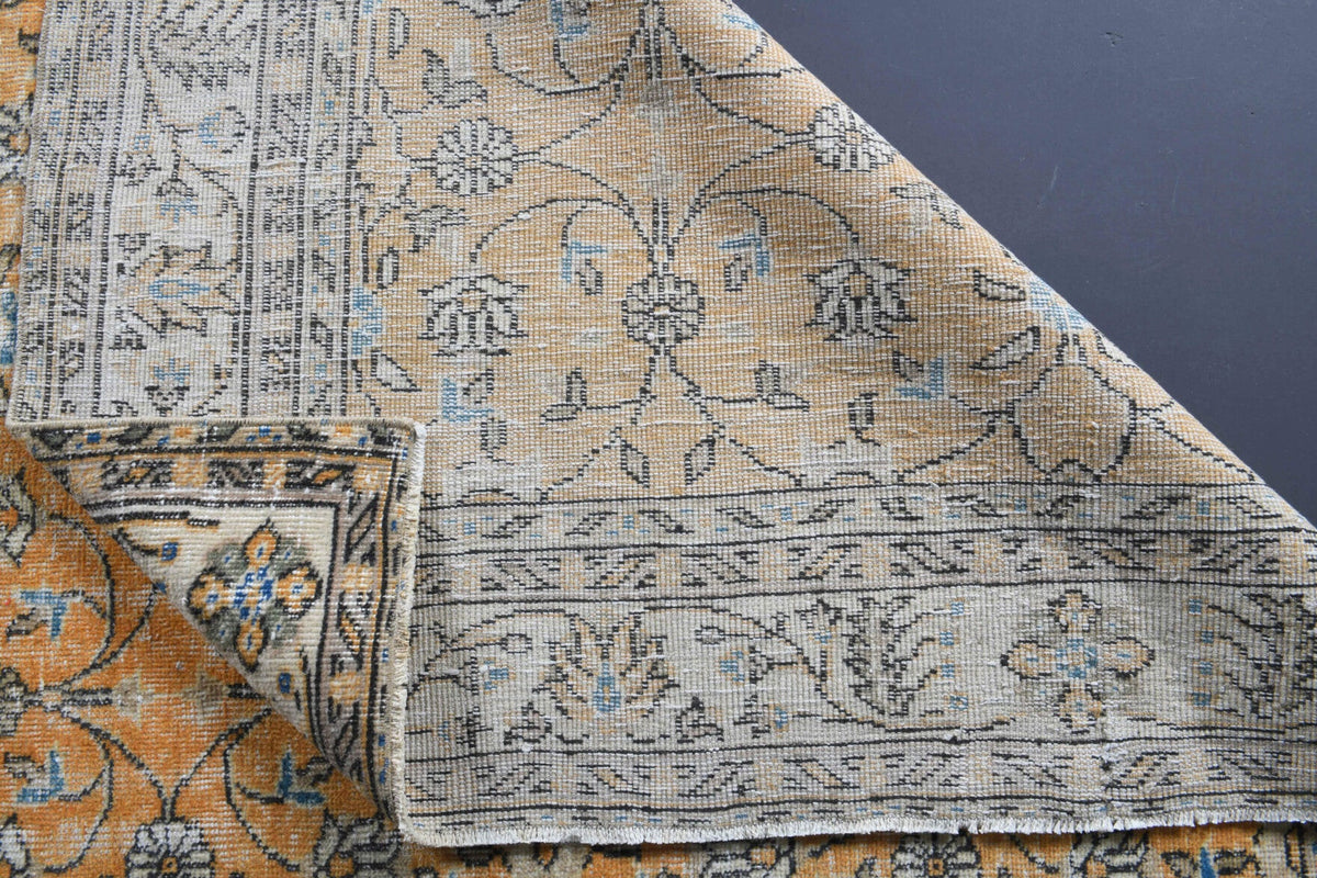 Turuncu ve bej renkli el dokuma vintage halı, yün hav, pamuk taban