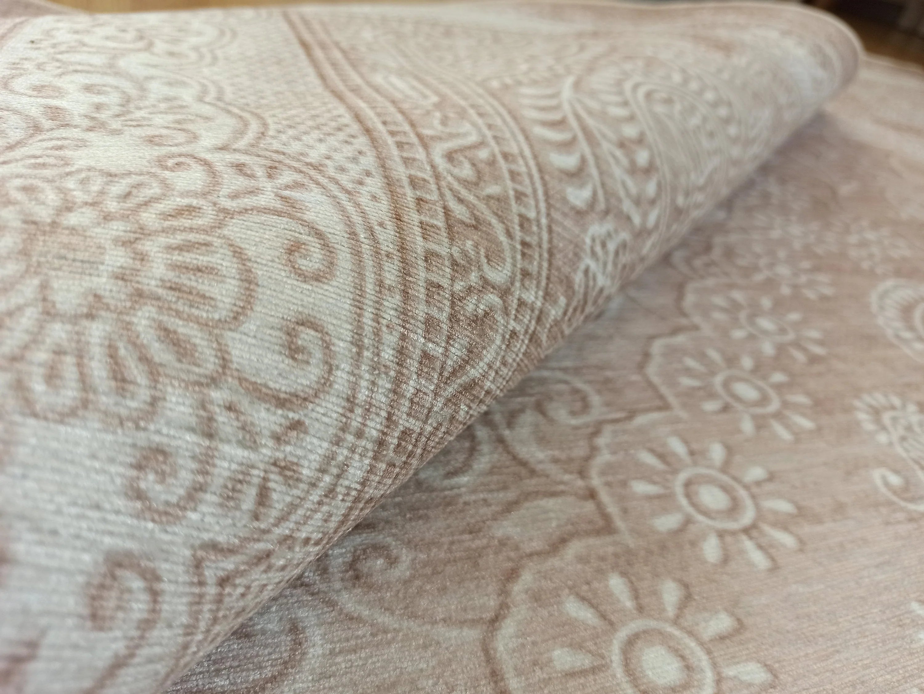Grauer Vintage-Teppich mit geometrischem Muster