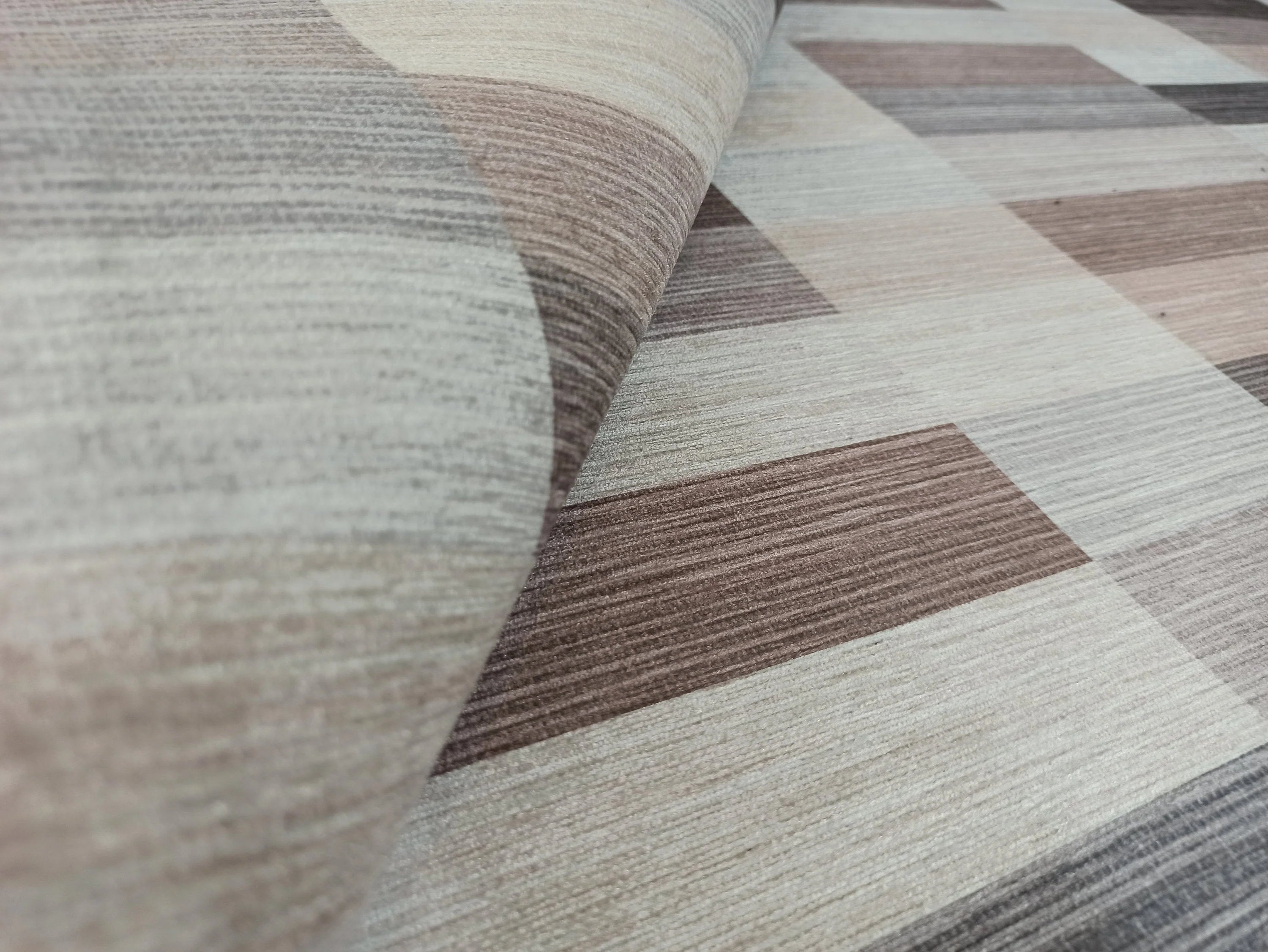 Grauer Vintage-Teppich mit geometrischem Muster
