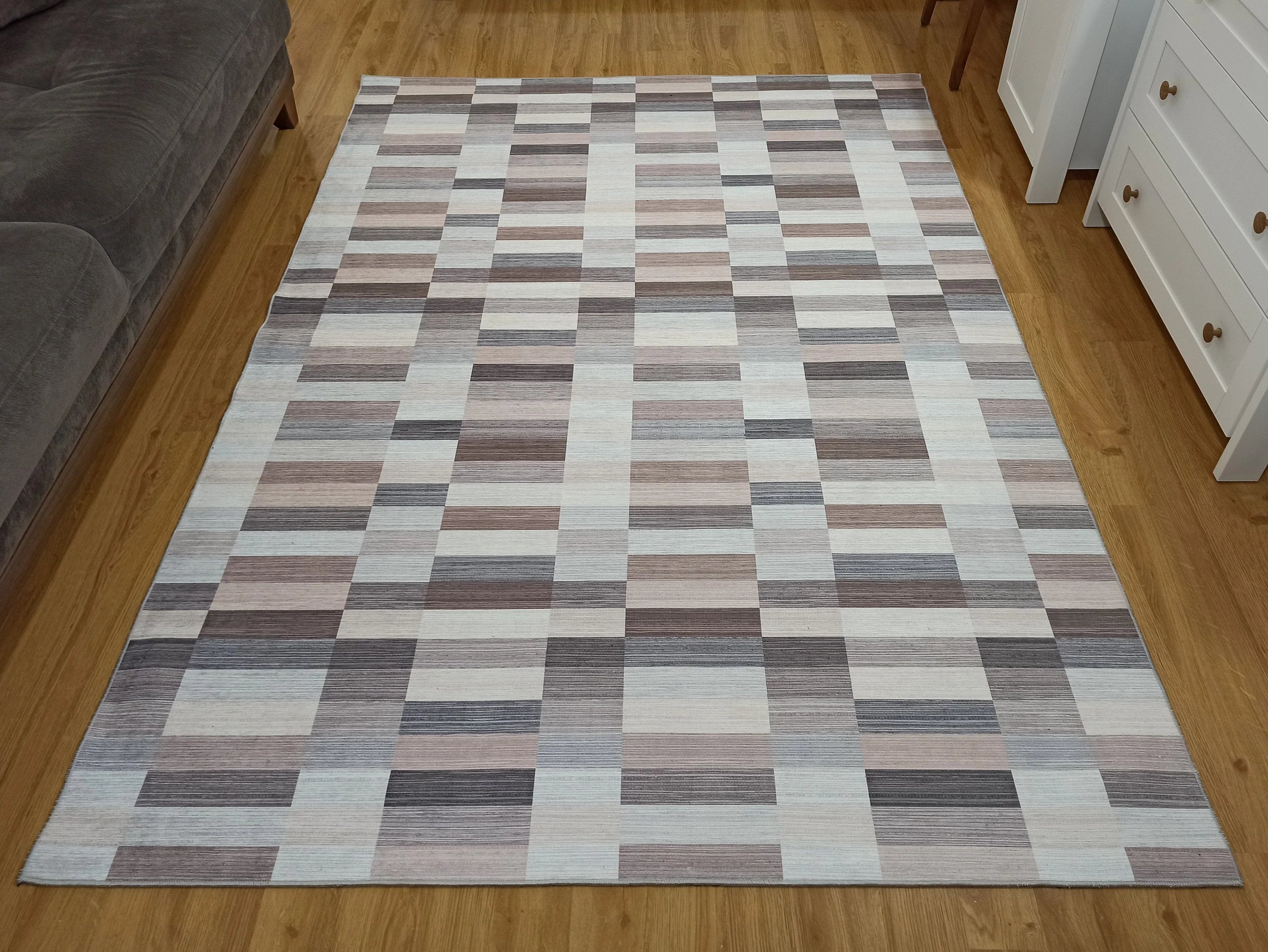 Grauer Vintage-Teppich mit geometrischem Muster