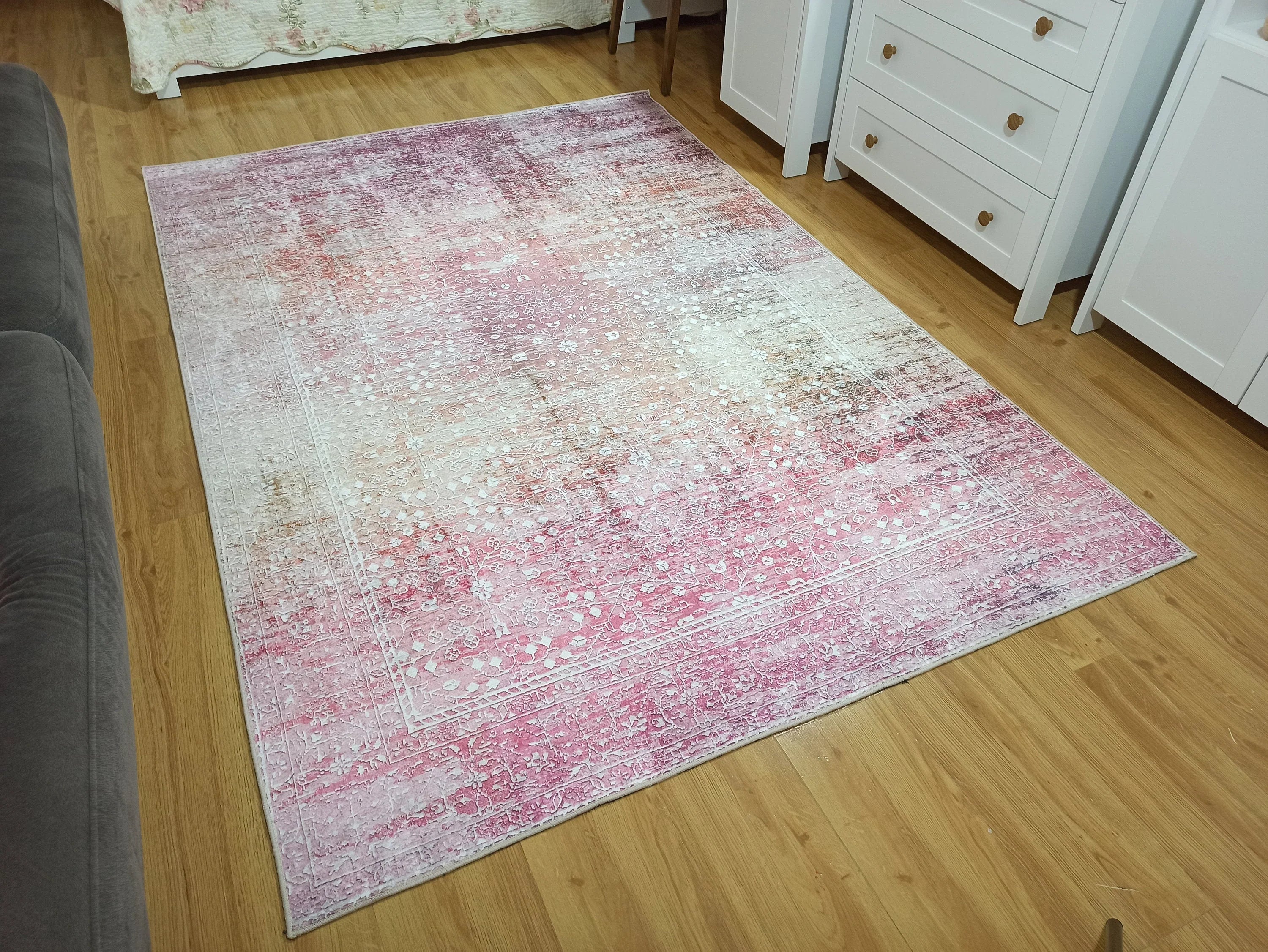 Gray Geometric Patterned Vintage Carpet