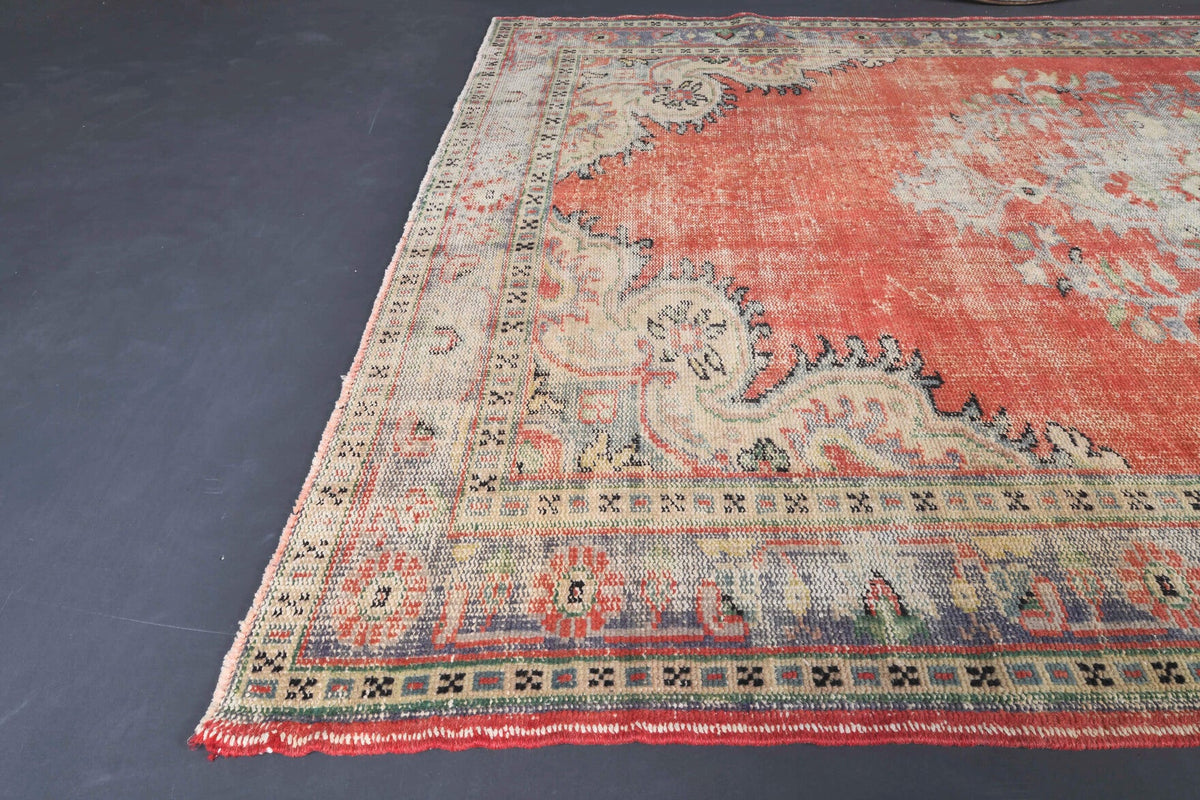 El yapımı vintage halı 183x274 cm oryantal desenli yün - yakın çekim doku detayı