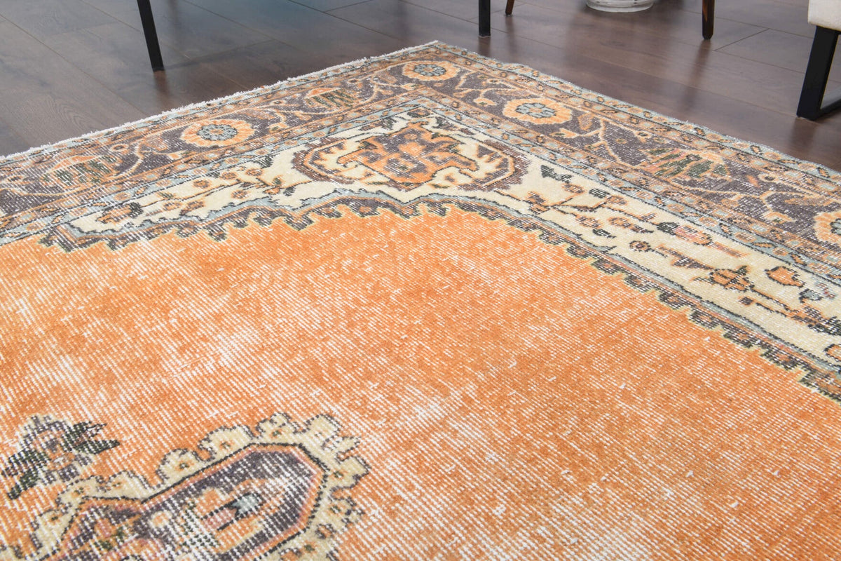 Vintage halı 203x332 cm – turuncu ve bej oryantal desenli, el dokuma