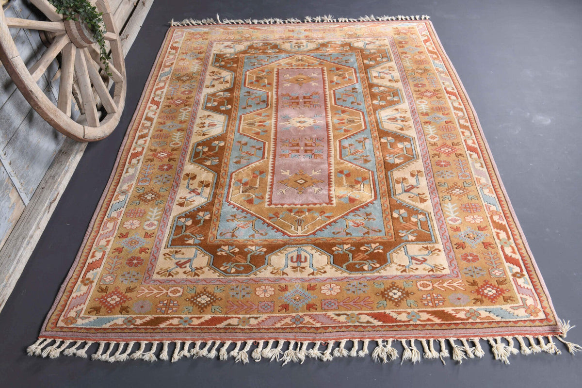 1970'lerden Milas kökenli tribal desenli el dokuma vintage halı, 201x281 cm