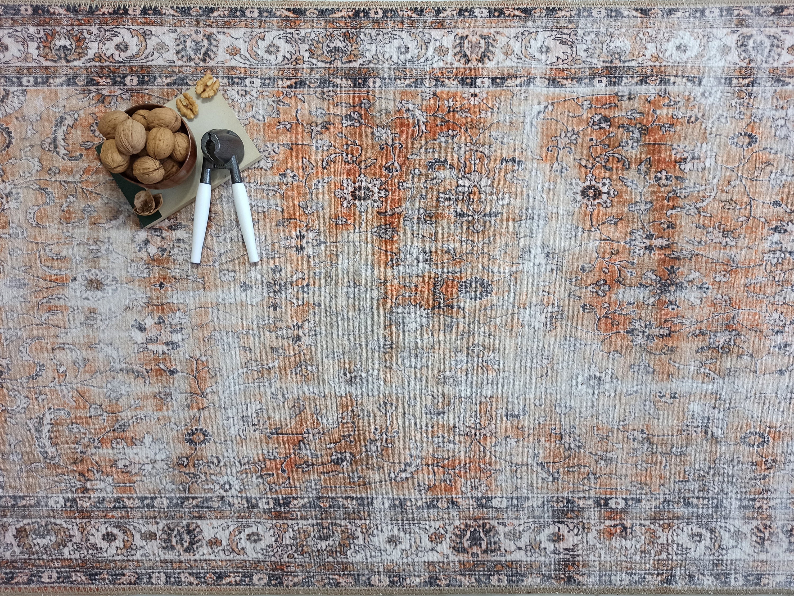 Solgun Turuncu ve Krem Eskitme Çiçekli Vintage Halı - OUTLET - AL159OU