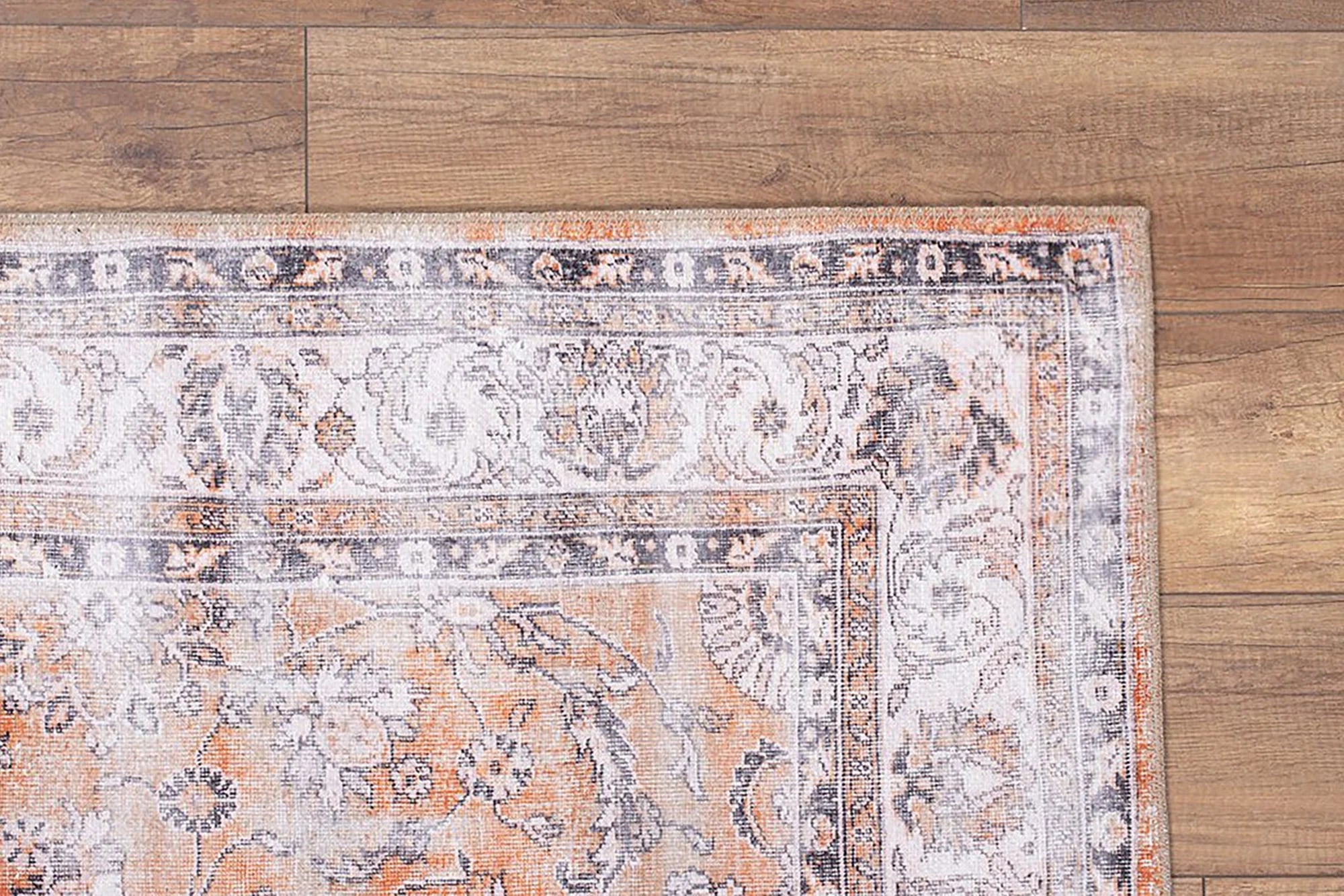 Solgun Turuncu ve Krem Eskitme Çiçekli Vintage Halı - OUTLET - AL159OU