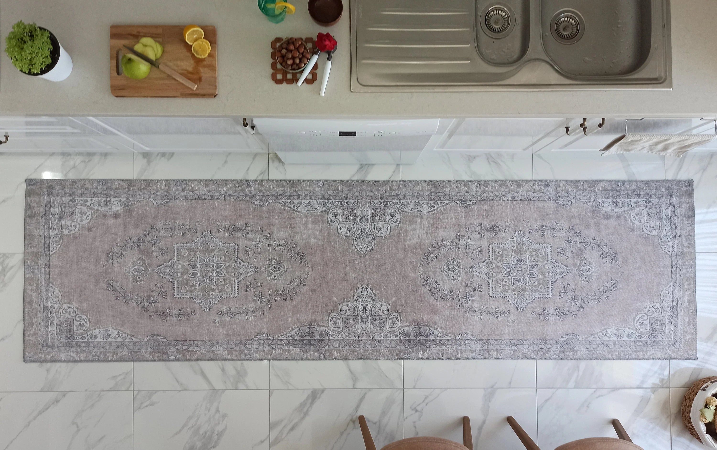 Pudra Pembe ve Gri Eskitme Medalyonlu Vintage Halı