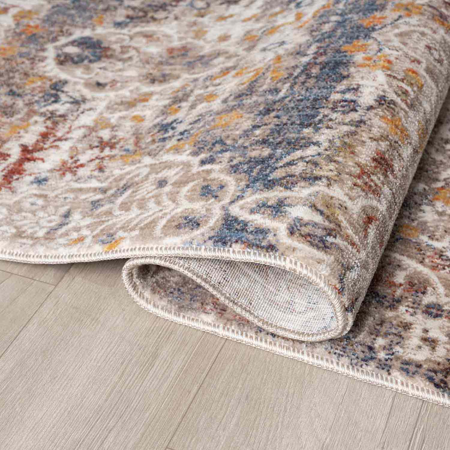 Bej Çok Renkli Klasik Eskitme Desenli Halı