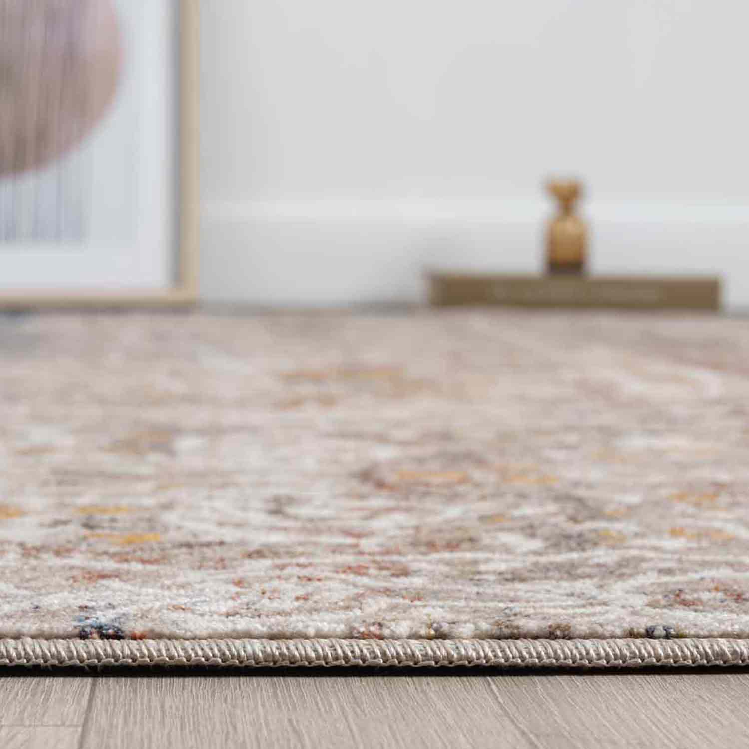 Bej Çok Renkli Klasik Eskitme Desenli Halı