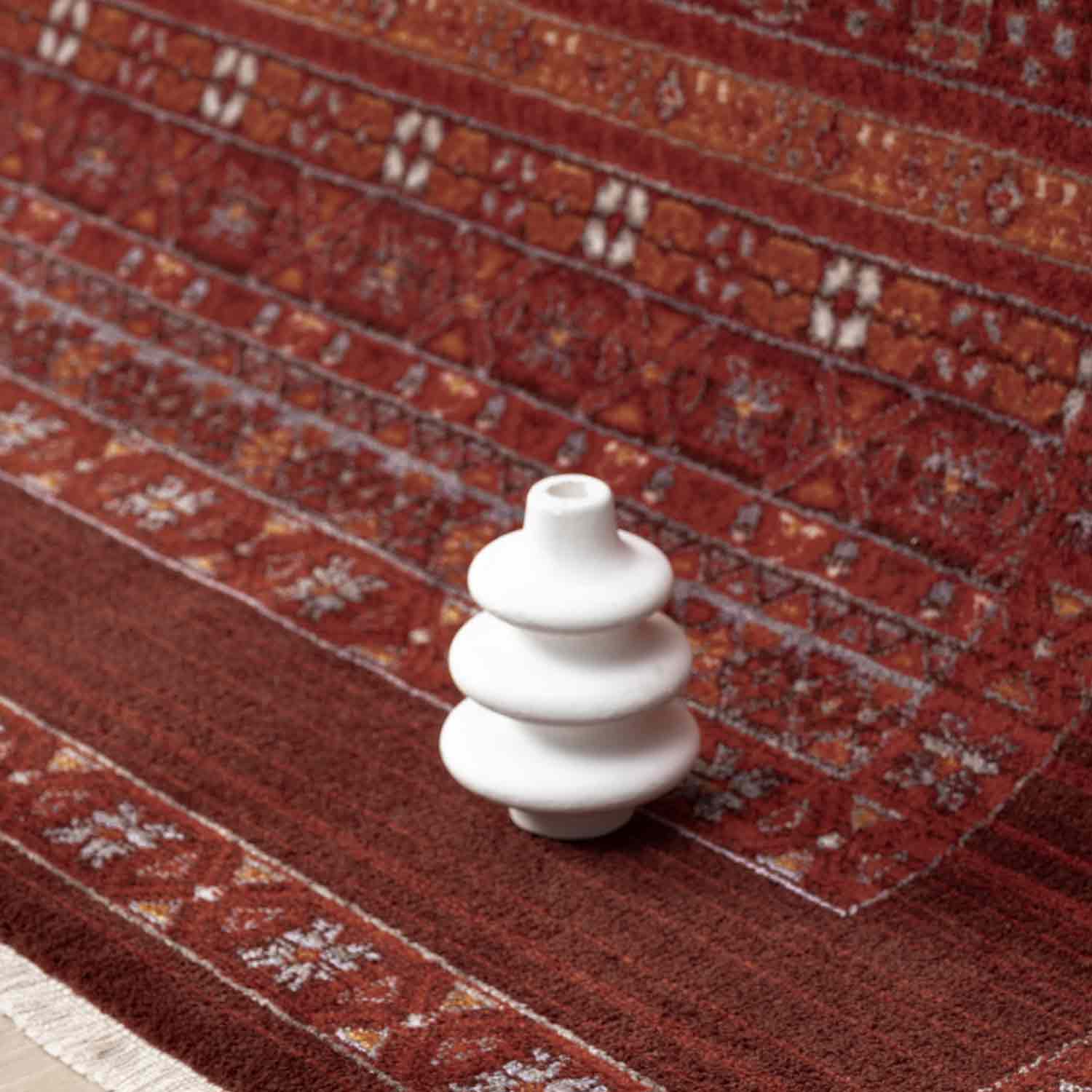 Bordo Kırmızı Etnik Şerit Desenli Modern Halı