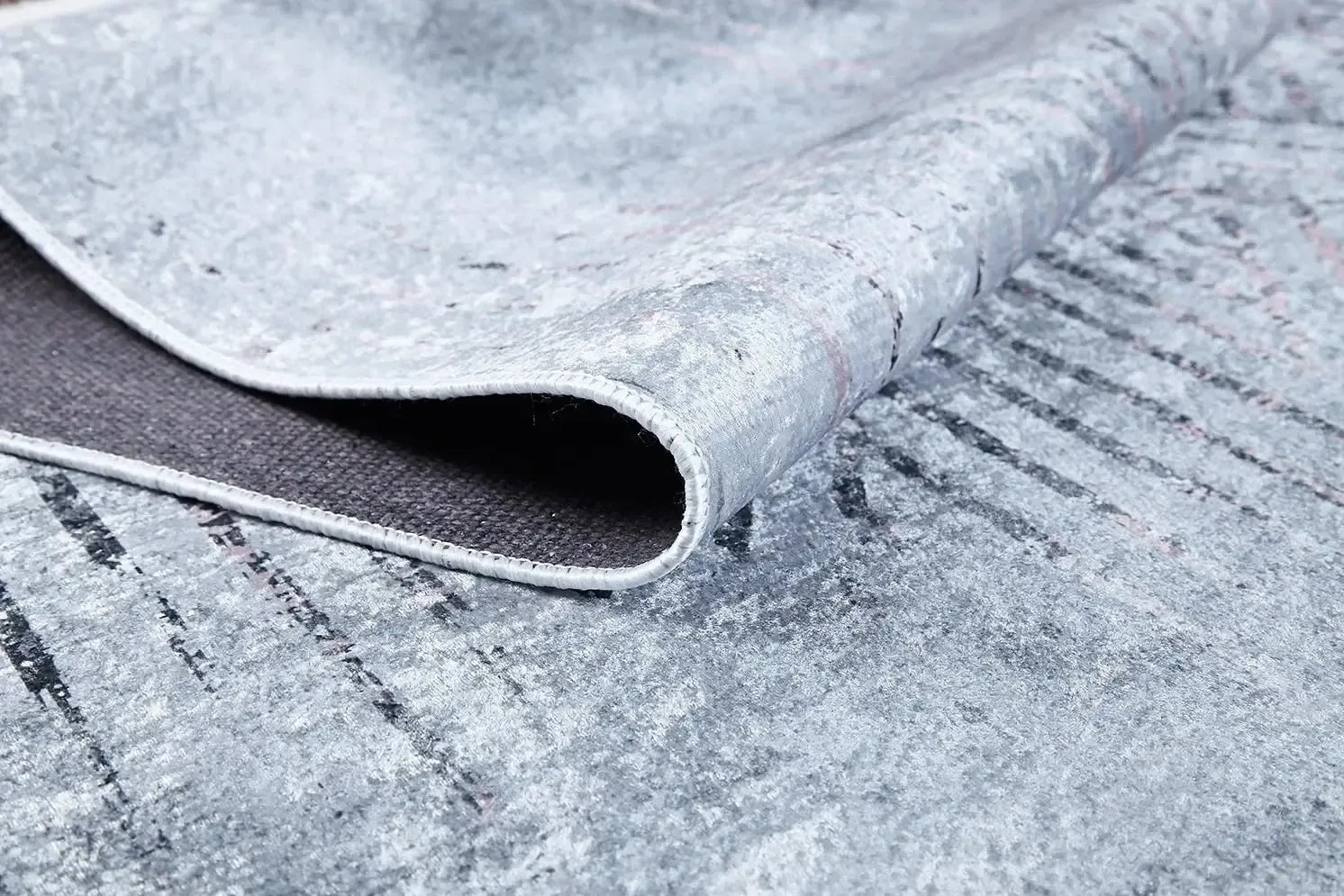 Açık Gri Beyaz Çapraz Çizgili Modern Halı-Pera Halı