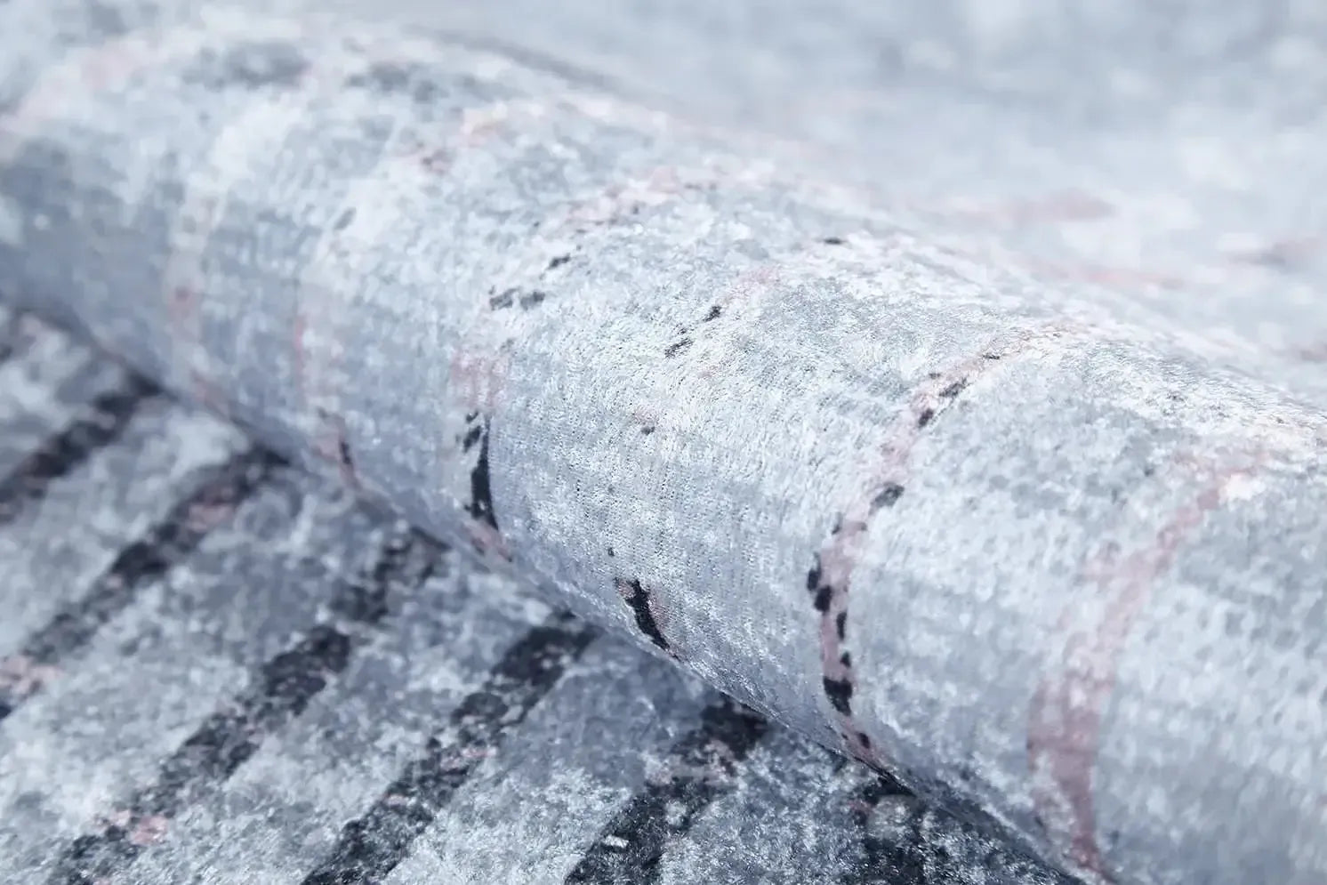 Açık Gri Beyaz Çapraz Çizgili Modern Halı-Pera Halı