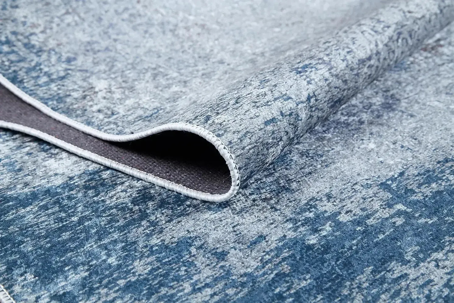 Açık Gri Mavi Geçişli Eskitme Desenli Halı-Pera Halı