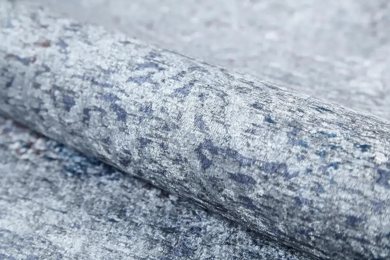 Açık Gri Mavi Geçişli Eskitme Desenli Halı-Pera Halı