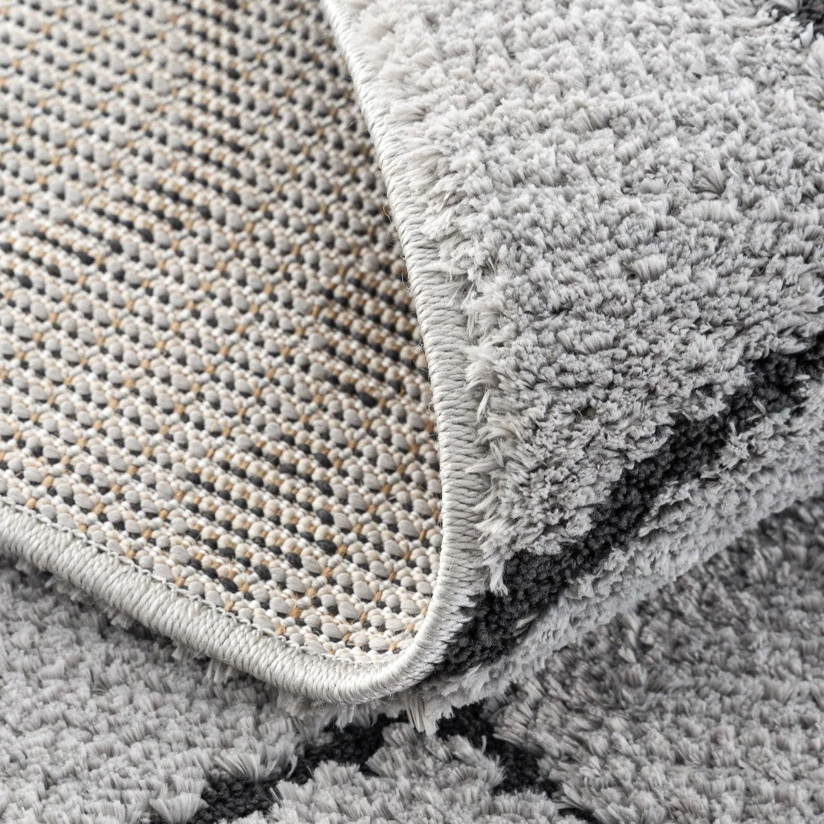 Açık Gri Siyah Etnik Geometrik Saçaklı Halı-Pera Halı