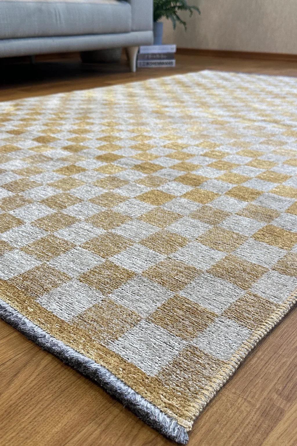 Altın Sarı Modern Geometrik Dama Desenli Yıkanabilir Halı-Pera Halı