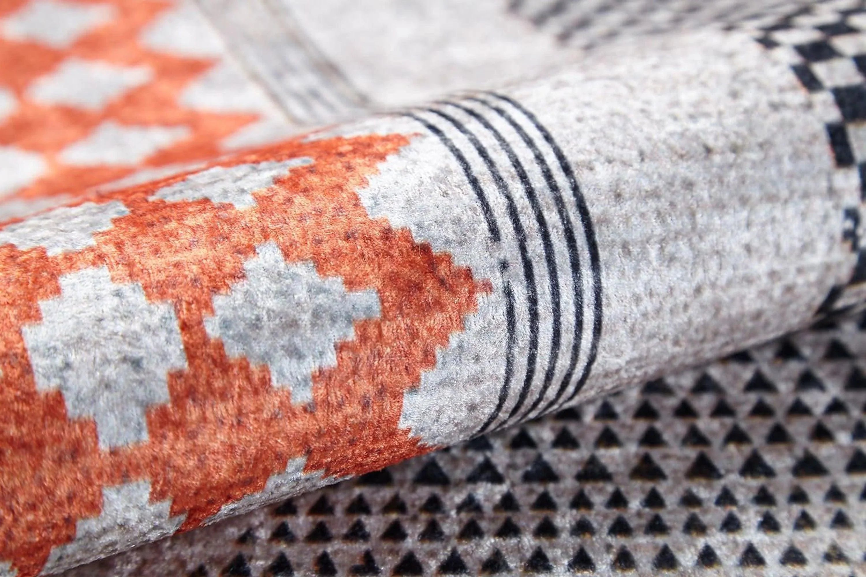 Antik Gri Turuncu Geometrik Desenli Halı-Pera Halı