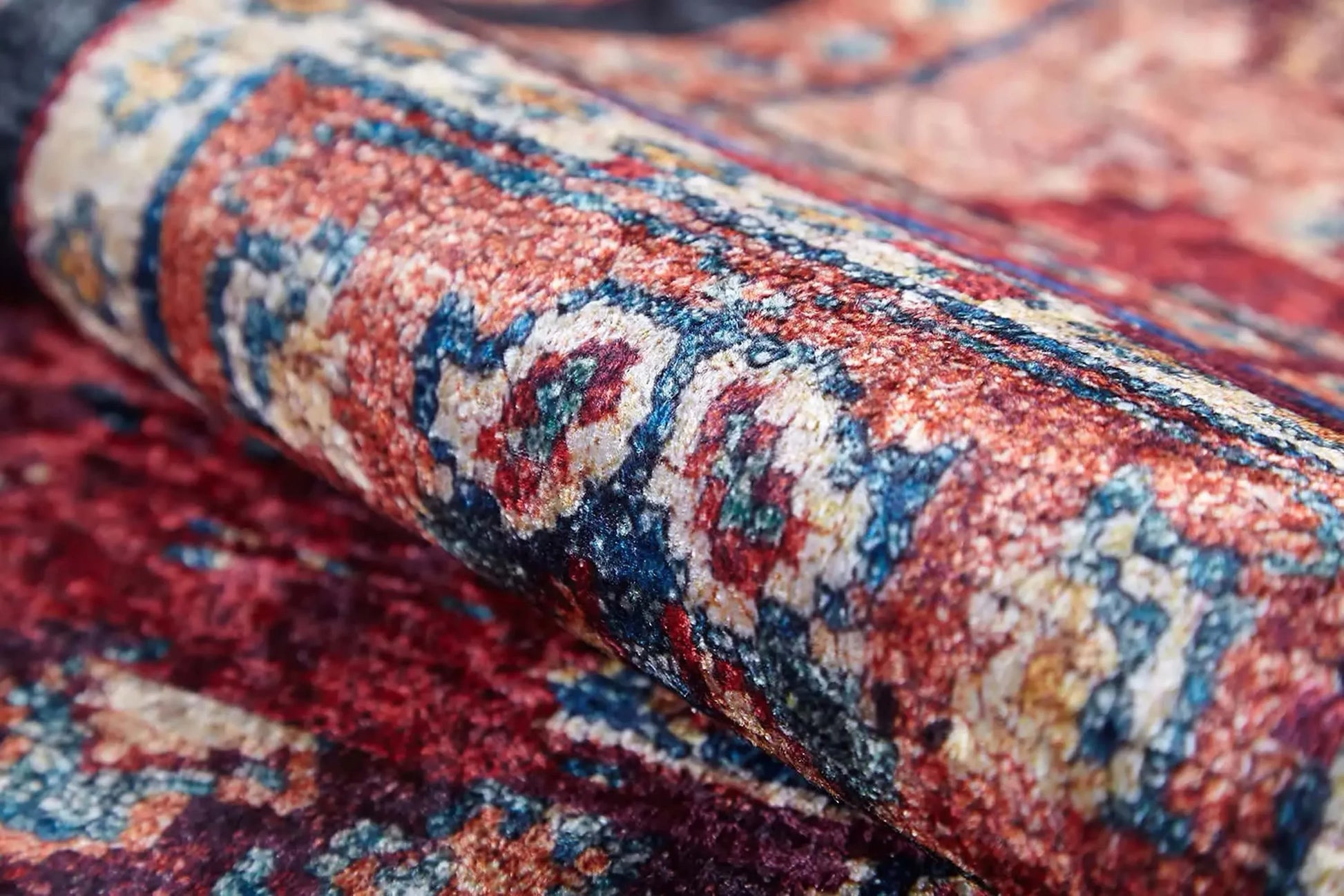 Antik Kırmızı Eskitme Desenli Halı-Pera Halı